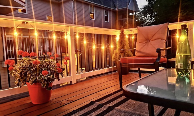 Queens Square Bed & Breakfast | Charlotte's Rose Inn