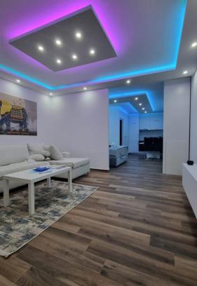 Petrovac Apartment | Charm