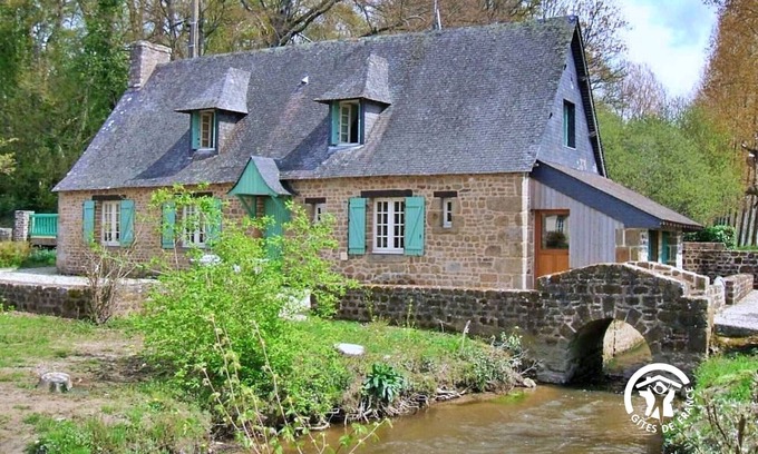 Saint-Mars-sur-la-Futaie Cottage | Charming Rustic Stone House with Private Pond, Terrace, and Fishing near Mont Saint Michel