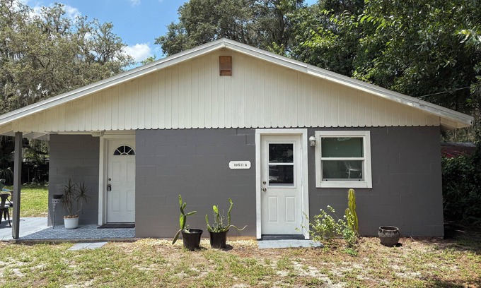 Inverness Cottage | Charming 1-bedroom cottage pet/kid friendly