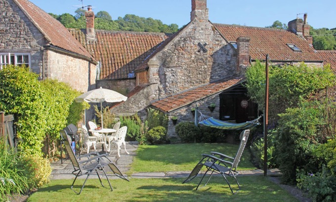 Croscombe Cottage | Charming 17th Century Cottage In Croscombe, Somersetn