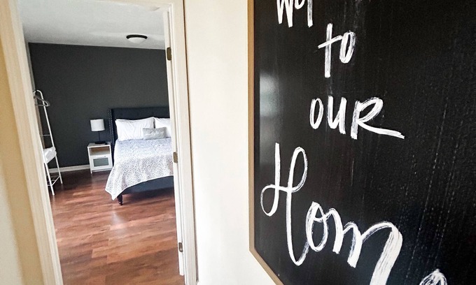 Beechmont House | Charming 2-Bedroom Home in Louisville. Close to Expo, Churchill, & Downtown.