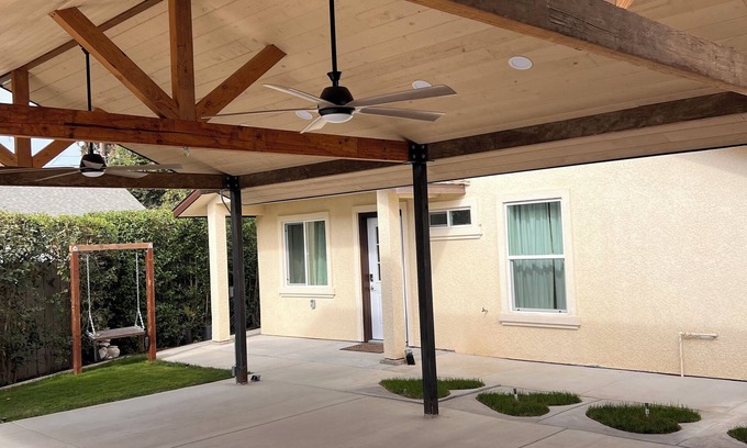 Tulare House | Charming 2- bedroom house close to sequoia national park with EV charging