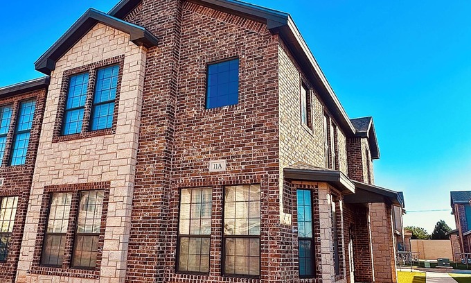 Odessa House | Charming 2-bedroom townhome with an office