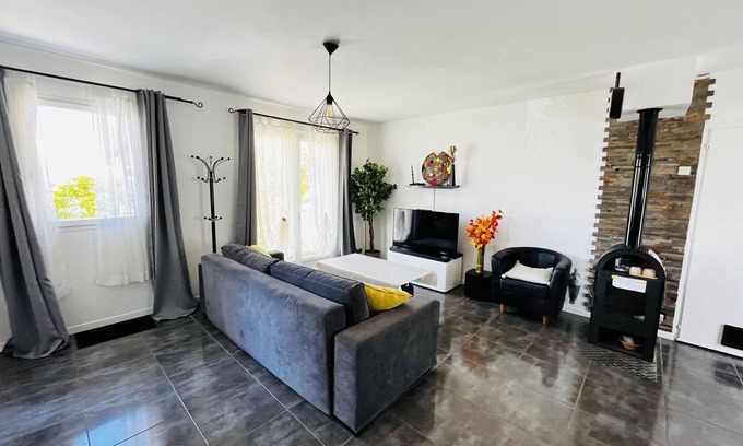 Chateau-d'Olonne House | Charming 3-Bedroom House with Enclosed Garden, Near Beaches and Zoo!