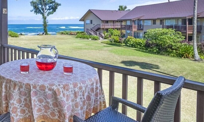 Wainiha Condo | Charming and Romantic Beachfront Escape with Excellent Onsite Amenities