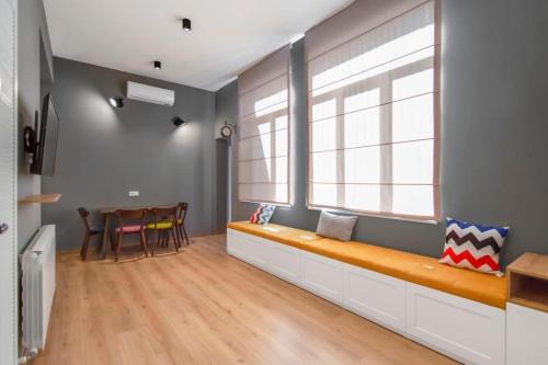 Tbilisi City Centre Apartment | Charming Apartment in Old Town