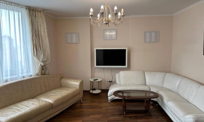 Pozniaky Apartment | Charming apartment with 2 bedroom near the waterfront