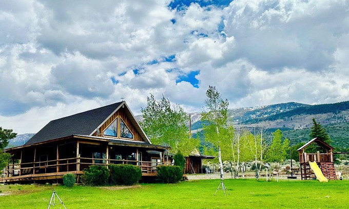 Sevier County Cabin | Charming Cabin~Near Fish Lake sleeps 16~On the Paiute ATV trail!