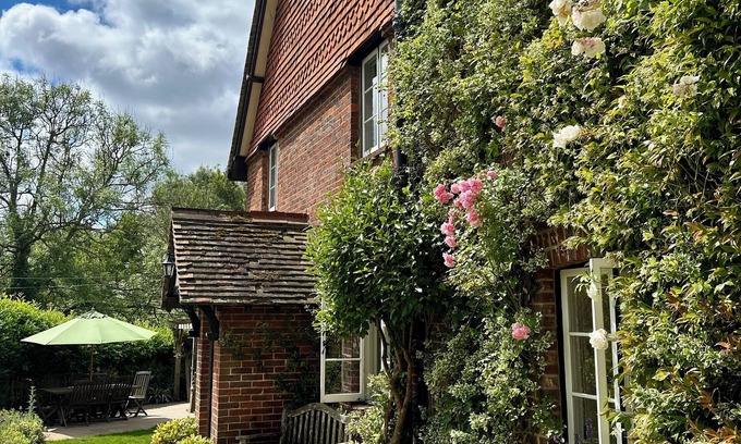 Chiddingfold House | Charming central village, period, country cottage