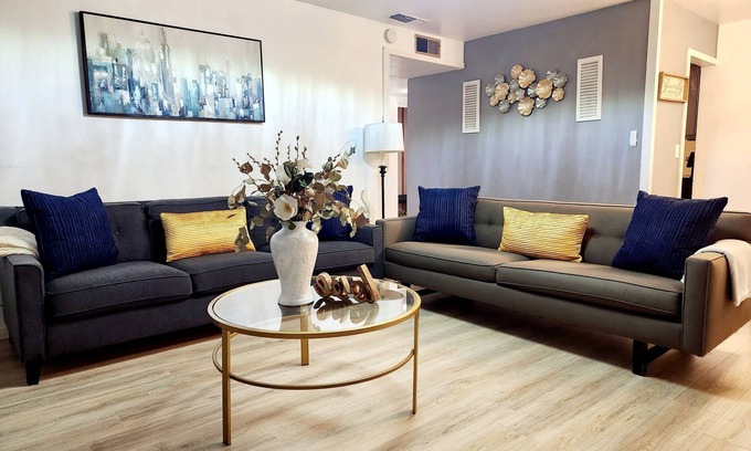 Yuba City House | Charming Clara