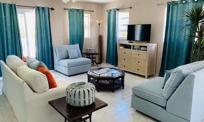 Leeward Settlement Cottage | Charming Cottage