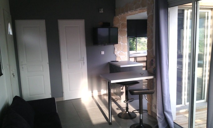 Alata Cabin | Charming F1, air-conditioned, independant, located 8 km from ajaccio