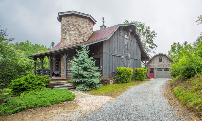 Brevard Cabin | Charming modern cabin near town and forest recreation. Storage for bikes.