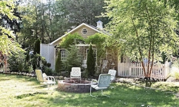 New Buffalo Cottage | Charming New Buffalo Cottage