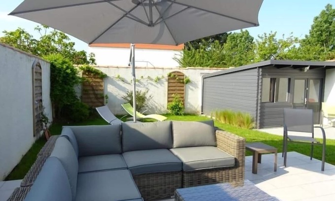 Les Sables d'Olonne Cottage | Charming Renovated Townhouse with Private Garden, 2 km from Sables d'Olonne Center