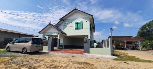 Dungun House | Chatak Hill Residence