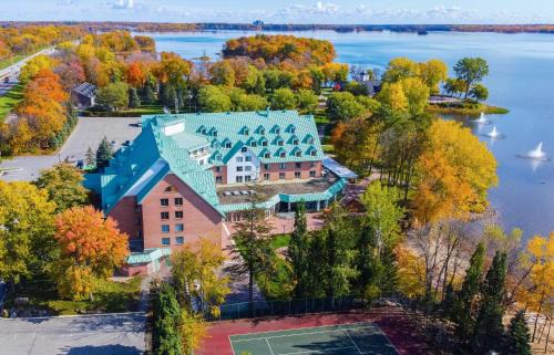 Vaudreuil Hotel | Chateau Vaudreuil