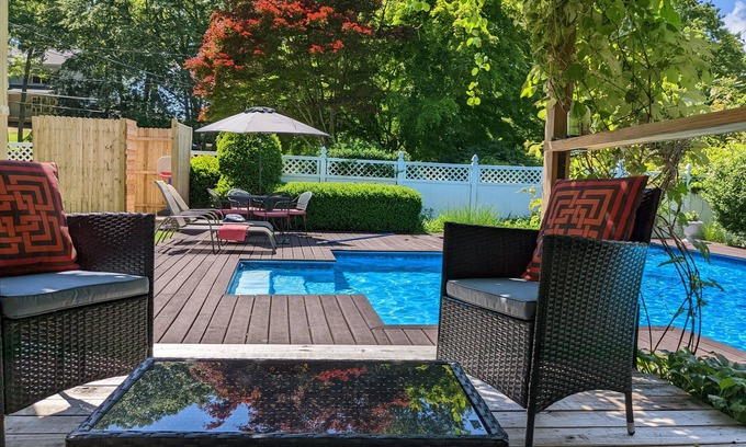Wading River House | Cheerful 4-bedroom pool house in the North Fork near all