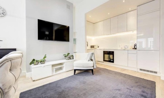 Earl's Court Apartment | Chelsea - 2bed Apartment - Sleeps 4 - Pet Friendly