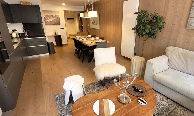 Les Gets Apartment | Chic apartment for 6, village center, near amenities