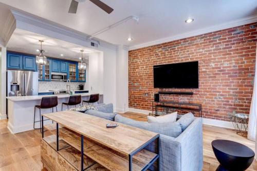 Central Business District House | Chic Condo Near French Quarter Stay