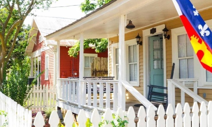 Freetown - Port Rico House | Chic Studio Retreat in the Heart of Lafayette!