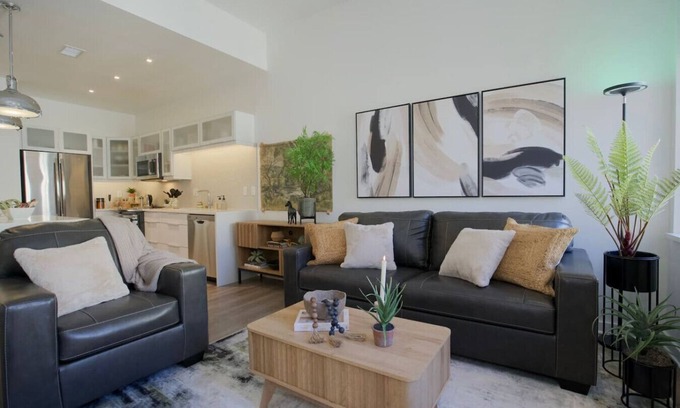 Downtown Kansas City Apartment | City Sky II |King Bed Apt |DT KC |No Cleaning Fee