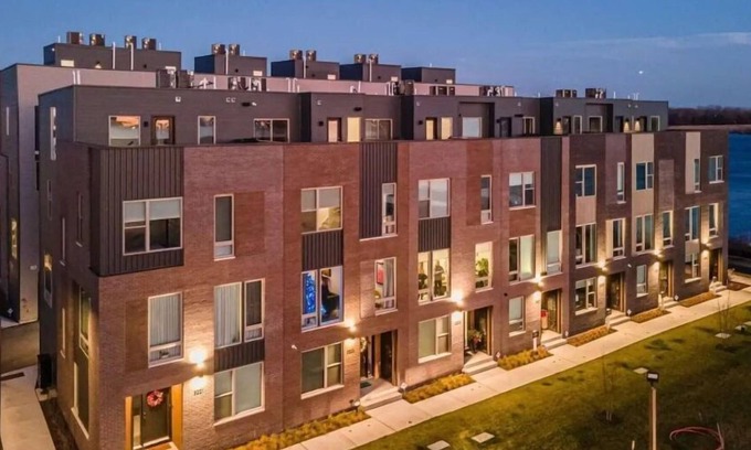 Olde Richmond House | City View Luxury New Modern Townhouse w/Roof deck