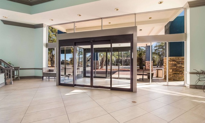 Florence Hotel | Clarion Inn & Suites