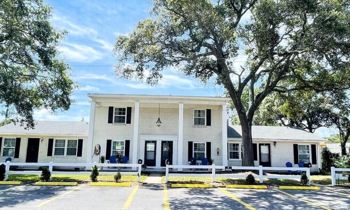 Myrtle Beach Apartment | Close to the beach #4 Cozy condo!