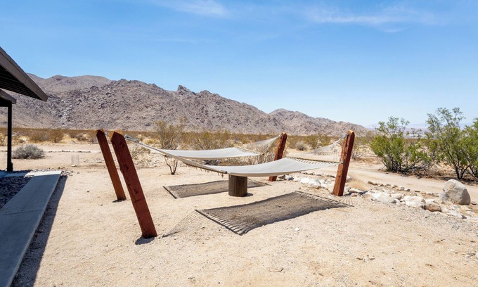 Twentynine Palms House | Closest to Park Entrance, Stars, Private ܍ WKNDR Starside