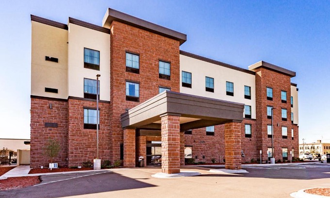 Wickenburg Hotel | Cobblestone Hotel & Suites - Wickenburg