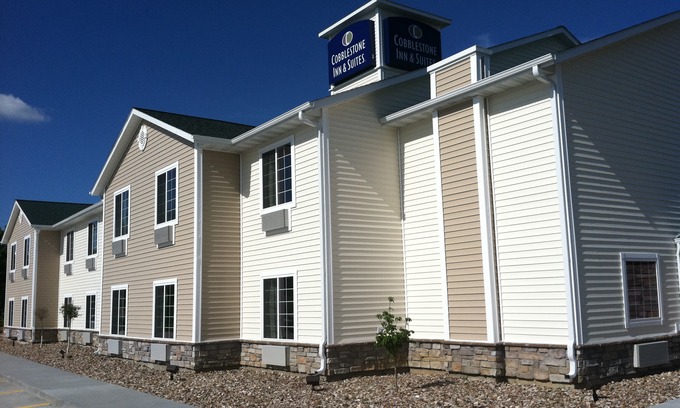 Bloomfield Hotel | Cobblestone Inn & Suites - Bloomfield