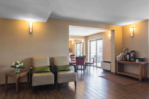 Dartmouth Hotel | Comfort Inn Dartmouth