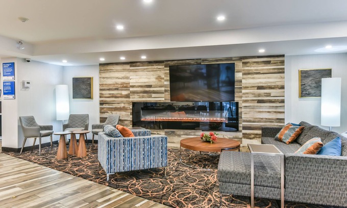 Pointe Claire Hotel | Comfort Inn Montréal Aéroport