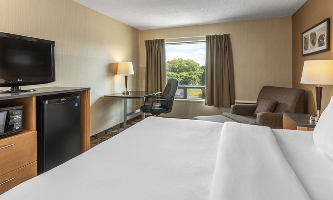 Fort Gary Hotel | Comfort Inn South