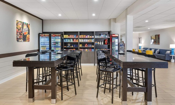 Danbury Hotel | Comfort Inn & Suites Danbury-Bethel