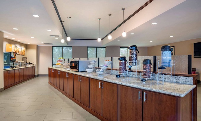 Tillmans Corner Hotel | Comfort Suites Mobile