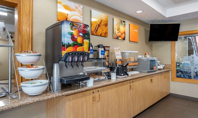 Southeast Salem Hotel | Comfort Suites Salem