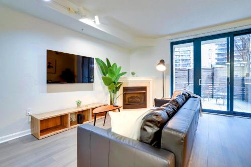 Ballston Apartment | Comfortable and Stylish Apartment