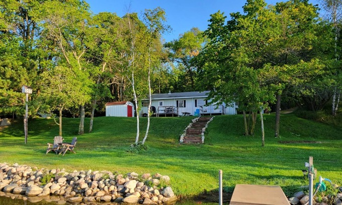Nevis Cabin | Comfortable & clean cabin on beautiful 3rd Crow Wing Lake in Hubbard County MN.