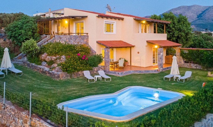 Sissi Apartment | Comfortable family appartment, fully equipped with fantastic sea view and garden