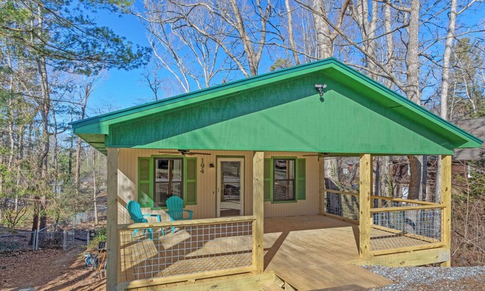 Royal Pines House | Comfy and Convenient South Asheville Getaway