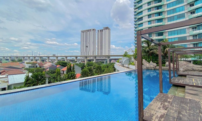 Pekayon Jaya Apartment | Comfy And Modern 2Br Grand Kamala Lagoon Apartment