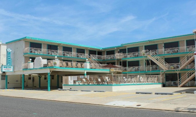 North Wildwood Hotel | Condor Motel - Beach Block