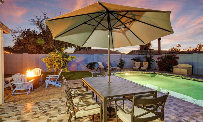 South Scottsdale House | CONTEMPORARY GLAM!RESORT STYLE HOME OLD TOWN SCOTTSDALE HTD POOL 2 PRIMARY BDRMS