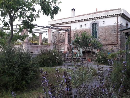 Aci Sant'Antonio Bed & Breakfast | Contrada Zerbate