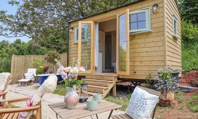 Combeinteignhead House | Coombe Valley Shepherd's Hut