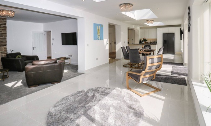 Barnsley Cottage | Copper Coin